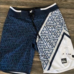 28 in waist and 20 in length